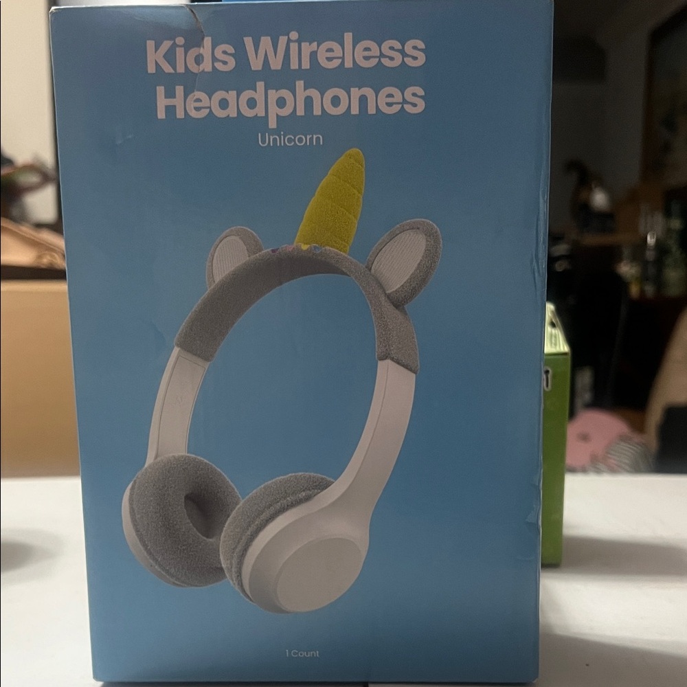 Kids Wireless Unicorn Headphones - Gray and White
